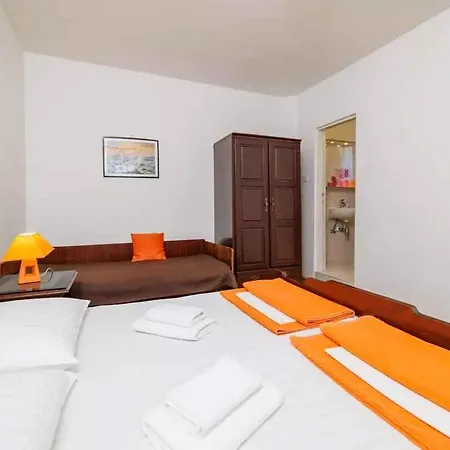 Apartment In 53941